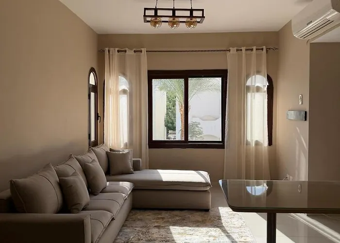 Pool View 1br Self Check In&wi-fi Apartment *